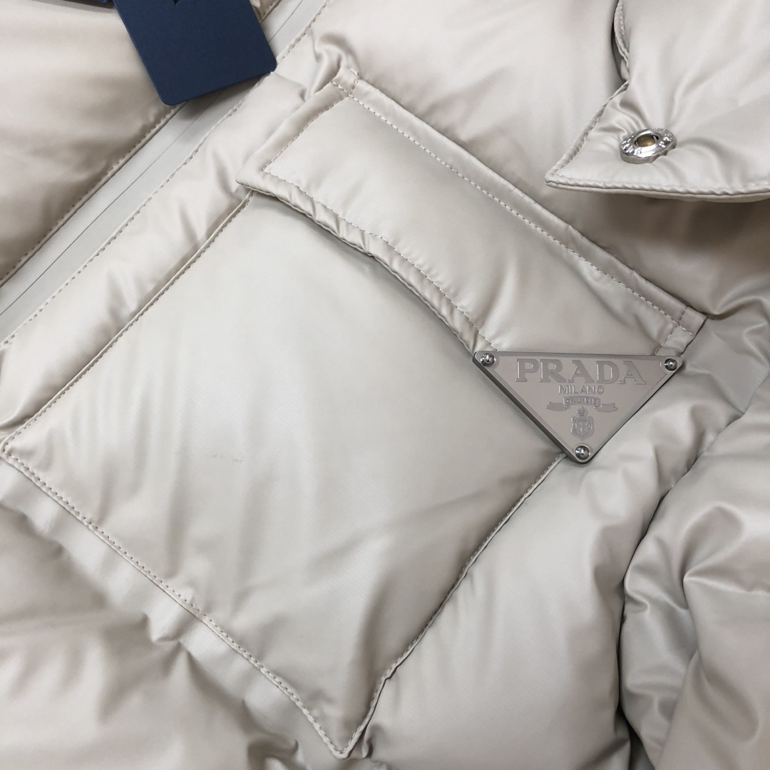 プラダ「Prada」ナイロン ダウン ジャケット