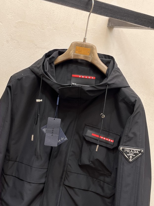 プラダ「Prada」テクニカル ジャケット