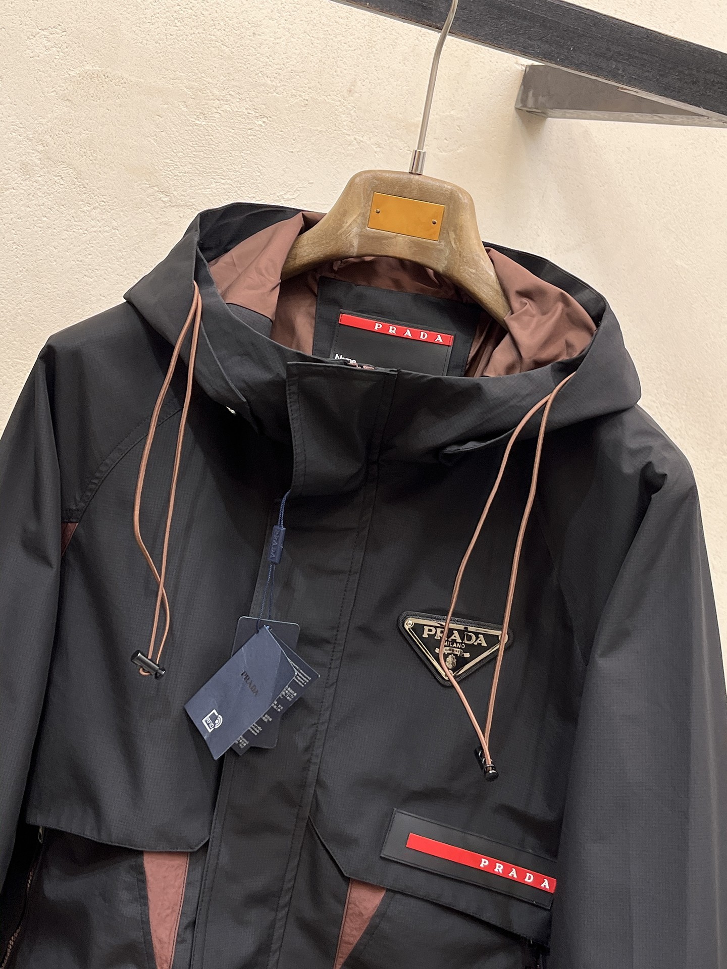 プラダ「Prada」テクニカル ジャケット