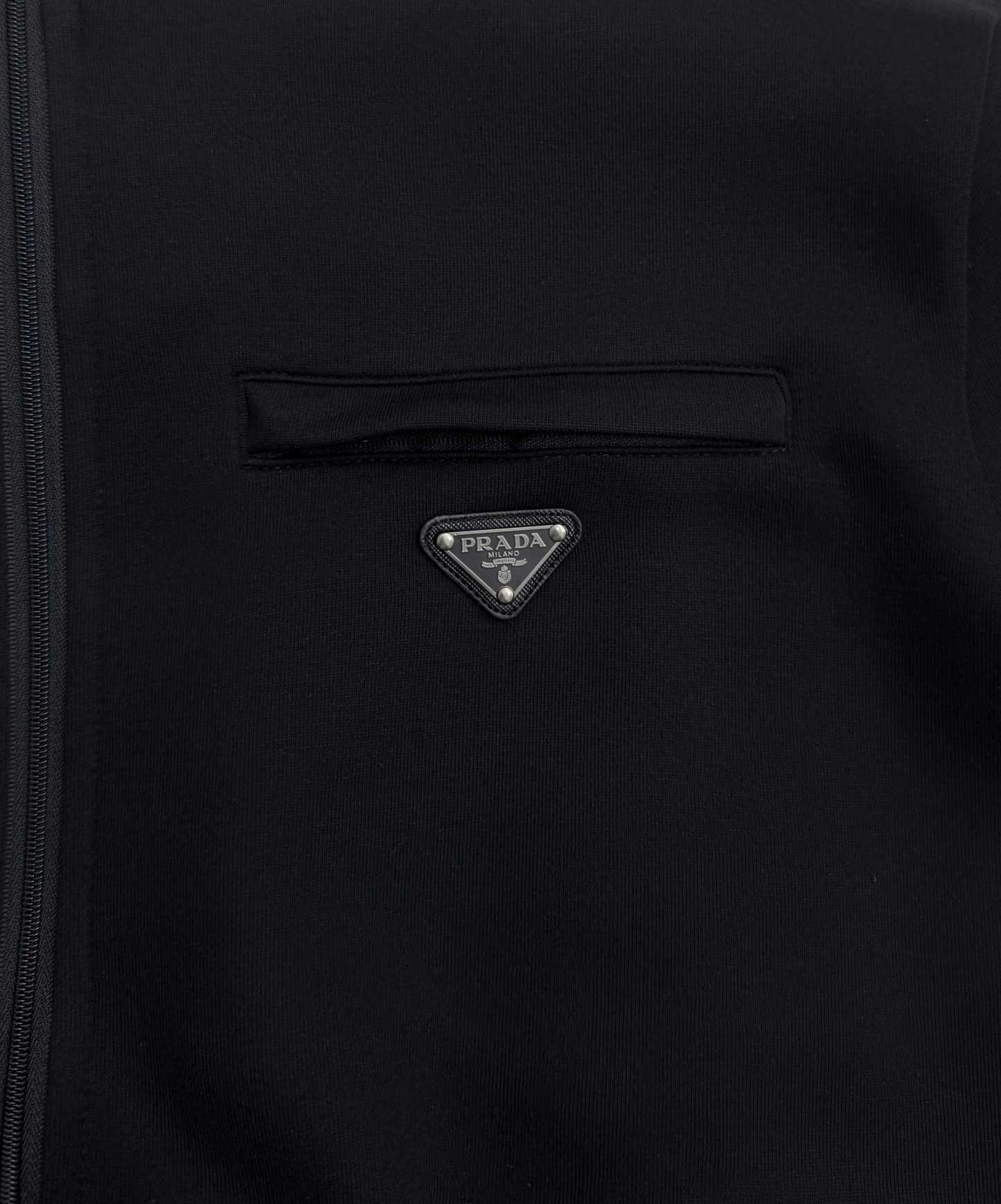 プラダ「Prada」テクニカル ジャケット