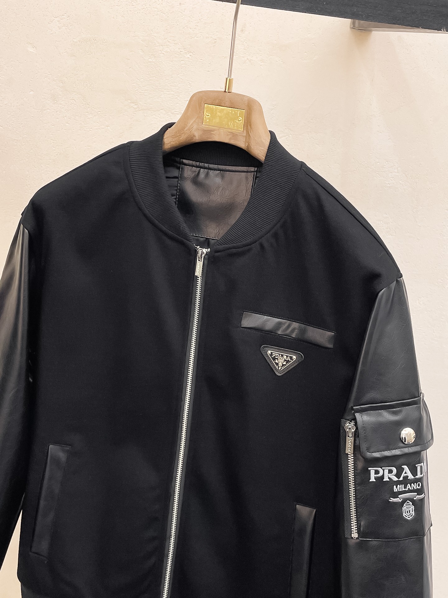 プラダ「Prada」テクニカル ジャケット