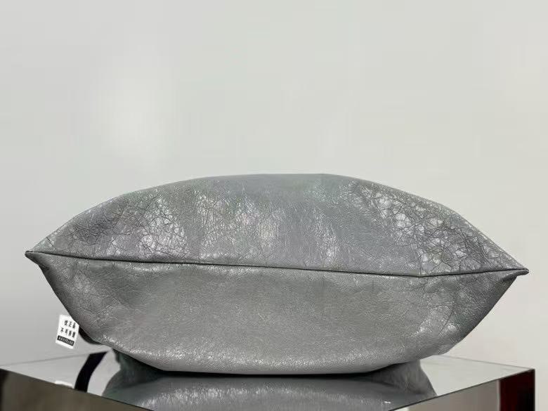 バレンシアガ「Balenciaga」SHOPPER DUSTBAG レザートラッシュポーチ