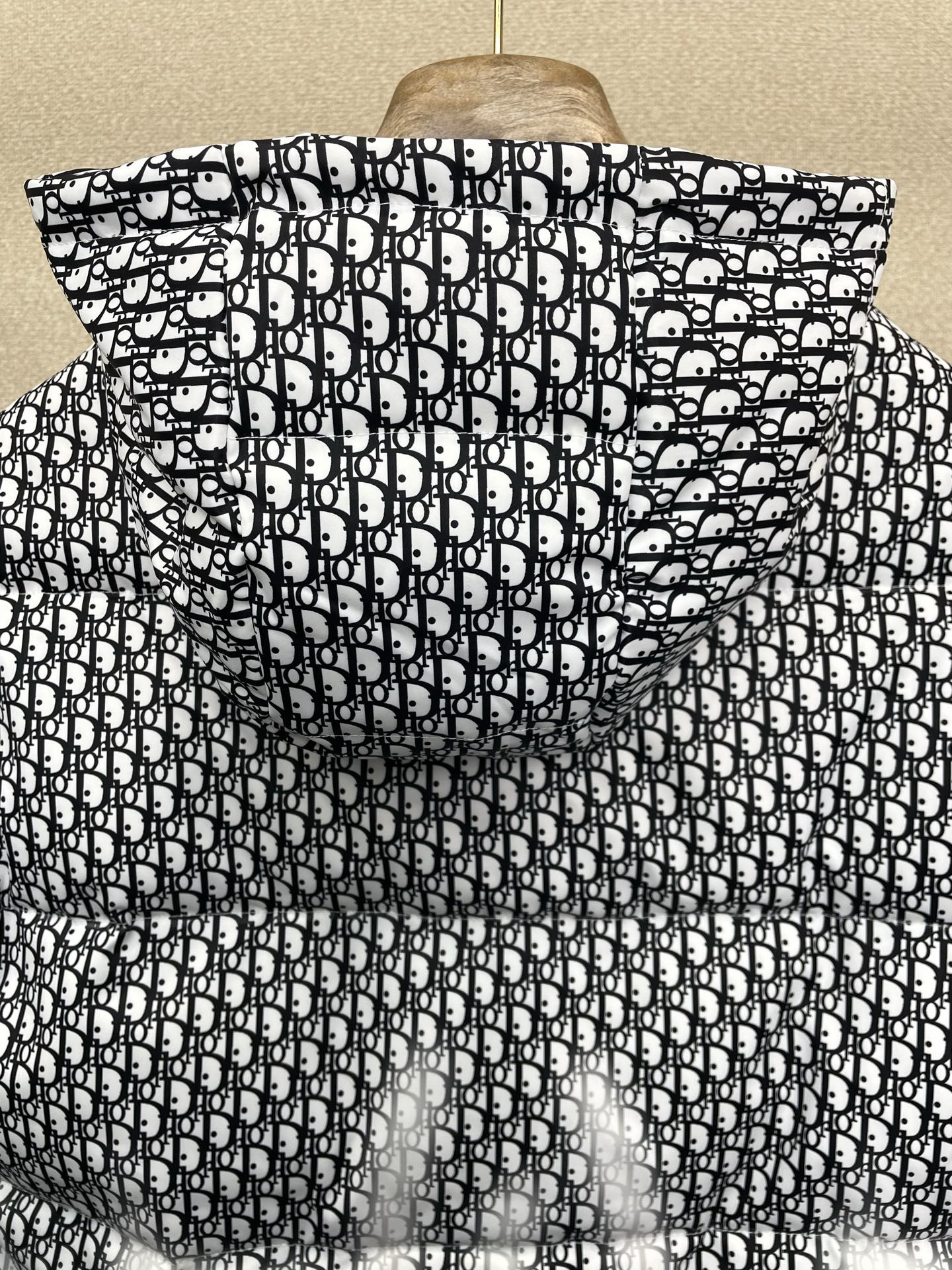 ディオール「Dior」スタンドカラー ジャカード キルト ダウン ジャケット