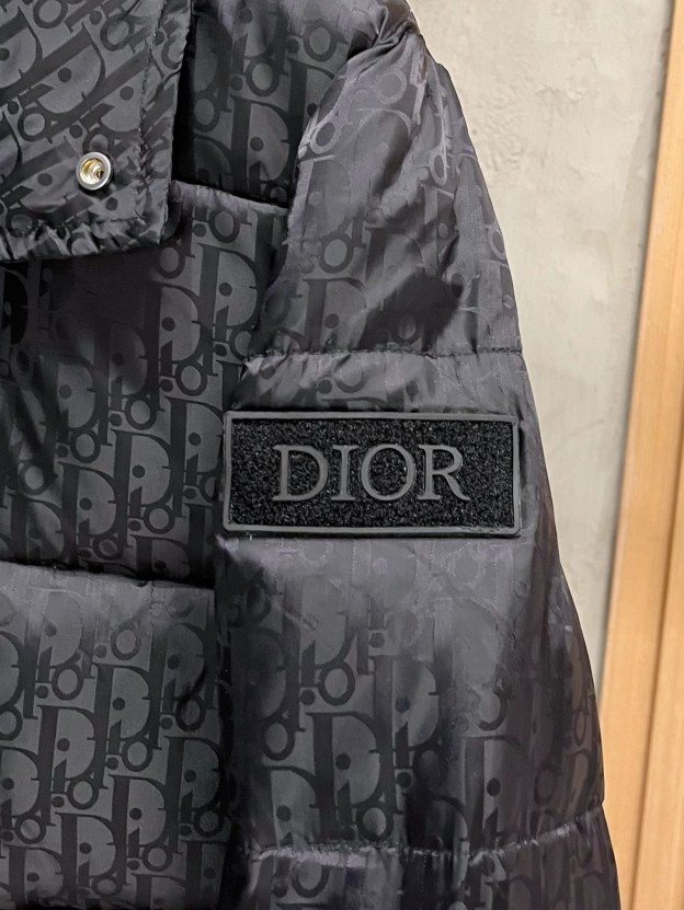 ディオール「Dior」OBLIQUE キルティング ダウンジャケット