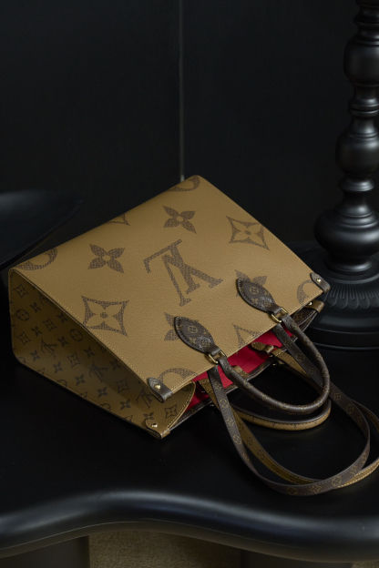 ]ルイ・ヴィトン「Louis Vuitton」オン・ザ・ゴー MM モノグラムリバース ショルダーバッグ