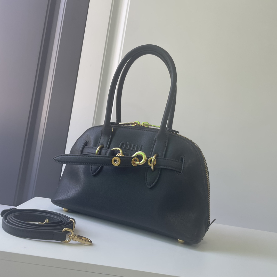 ミュウミュウ「Miu Miu」Matelassé Bowling Tote Bag