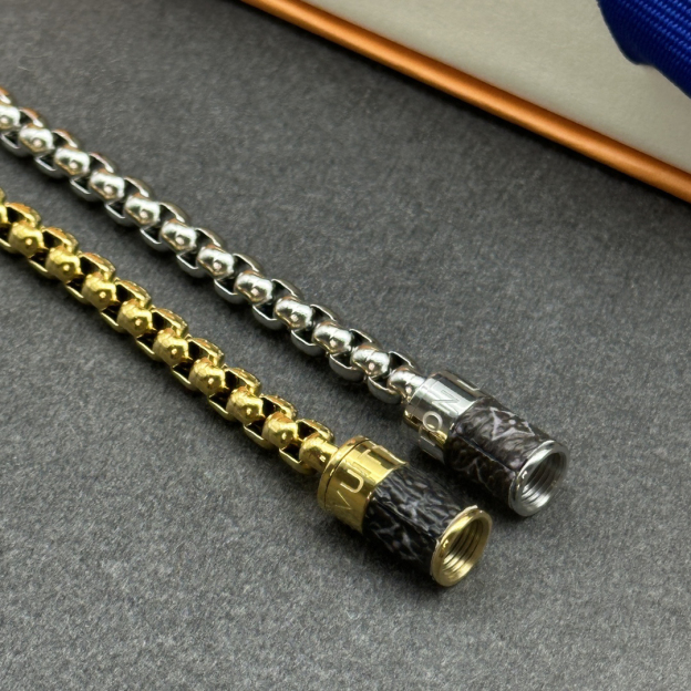 ルイ・ヴィトン「Louis Vuitton」Le Voyage des Lumières シルバー チャーム ブレスレット