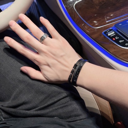 ルイ・ヴィトン「Louis Vuitton」クラシック レザーコード ブレスレット