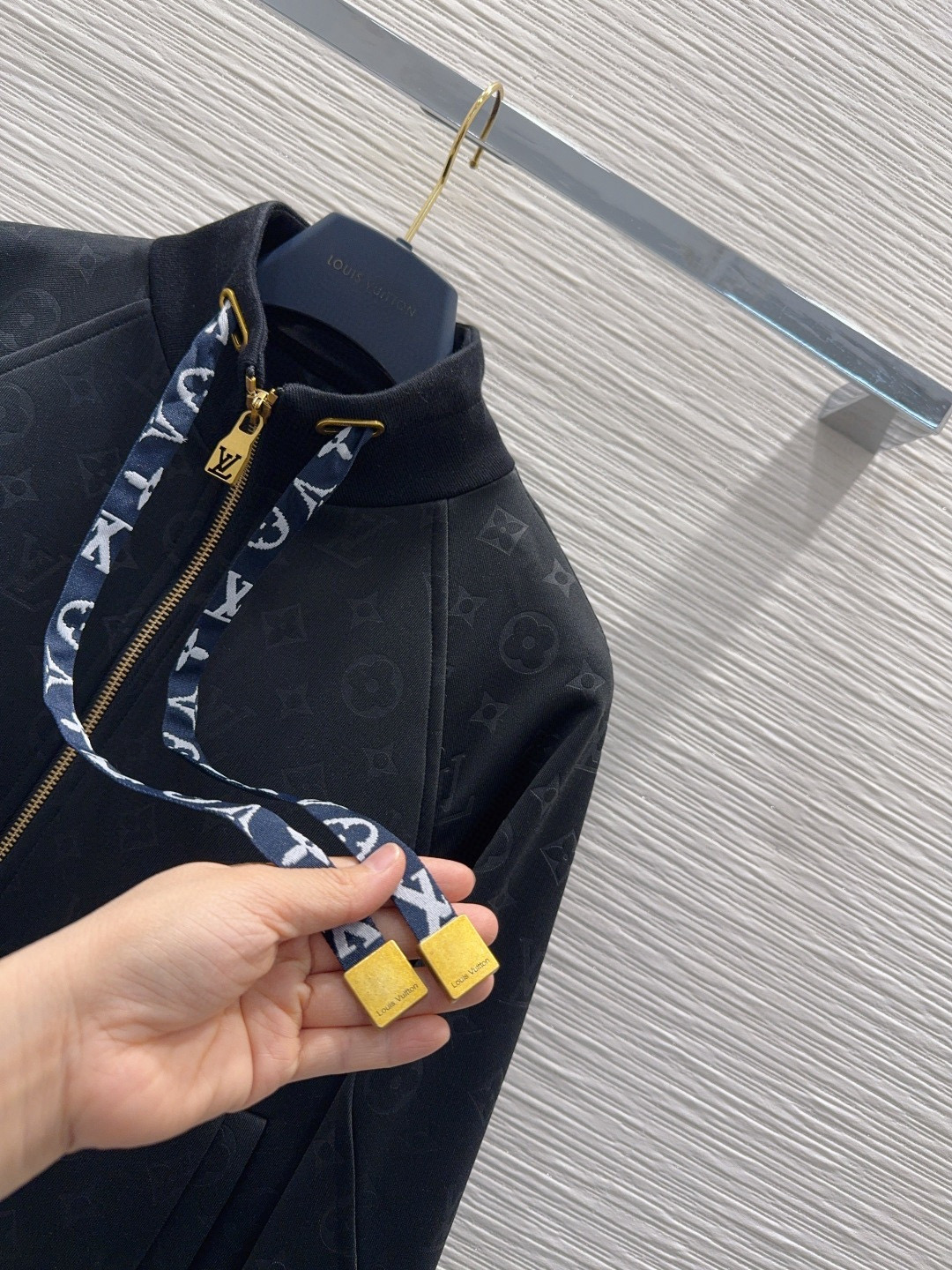 ルイ・ヴィトン「Louis Vuitton」Monogram フード付きスウェットシャツ & ジョガーパンツ セット