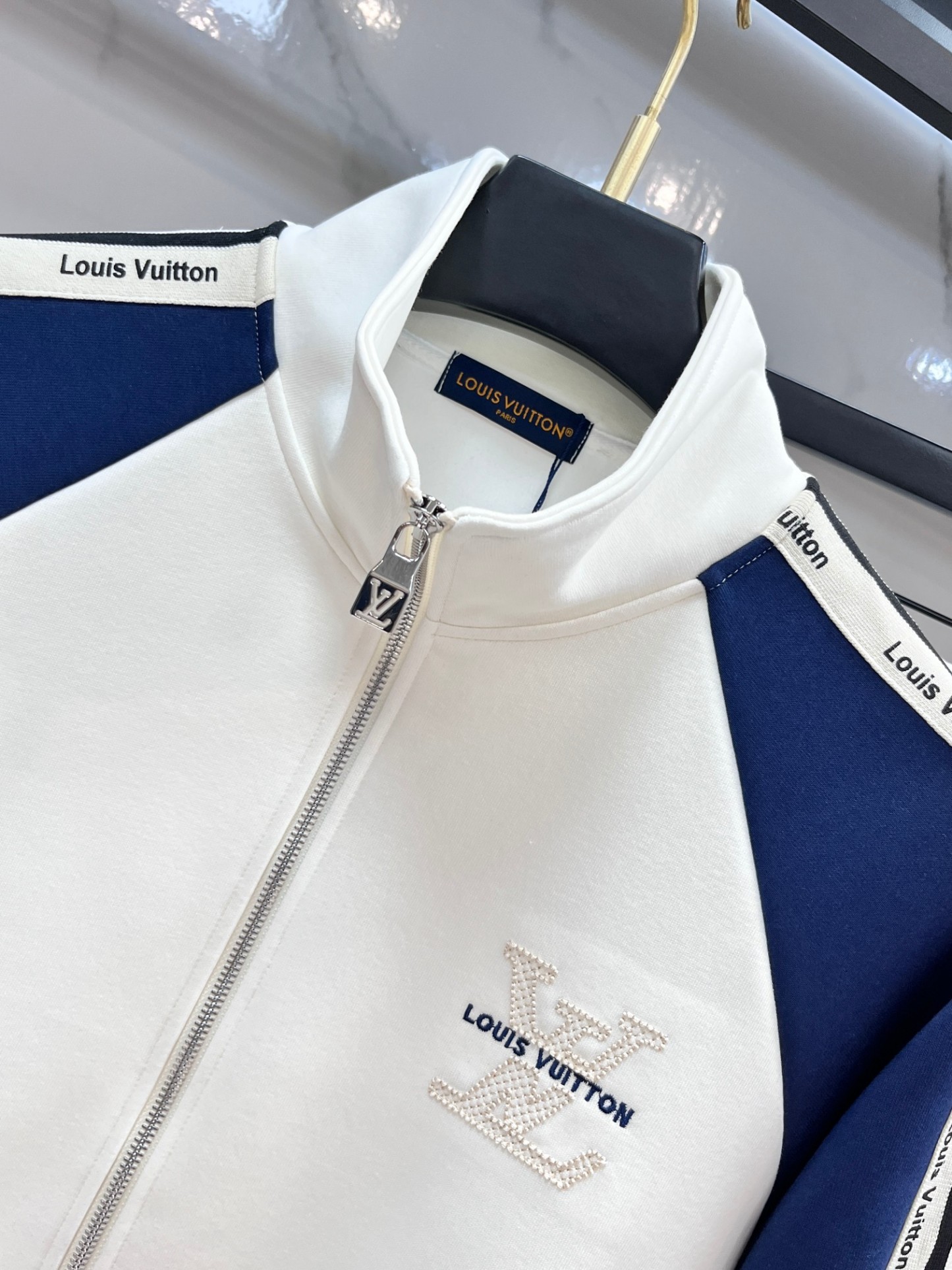 ルイ・ヴィトン「Louis Vuitton」フライトモード テクニカル スポーツウェア セットアップ