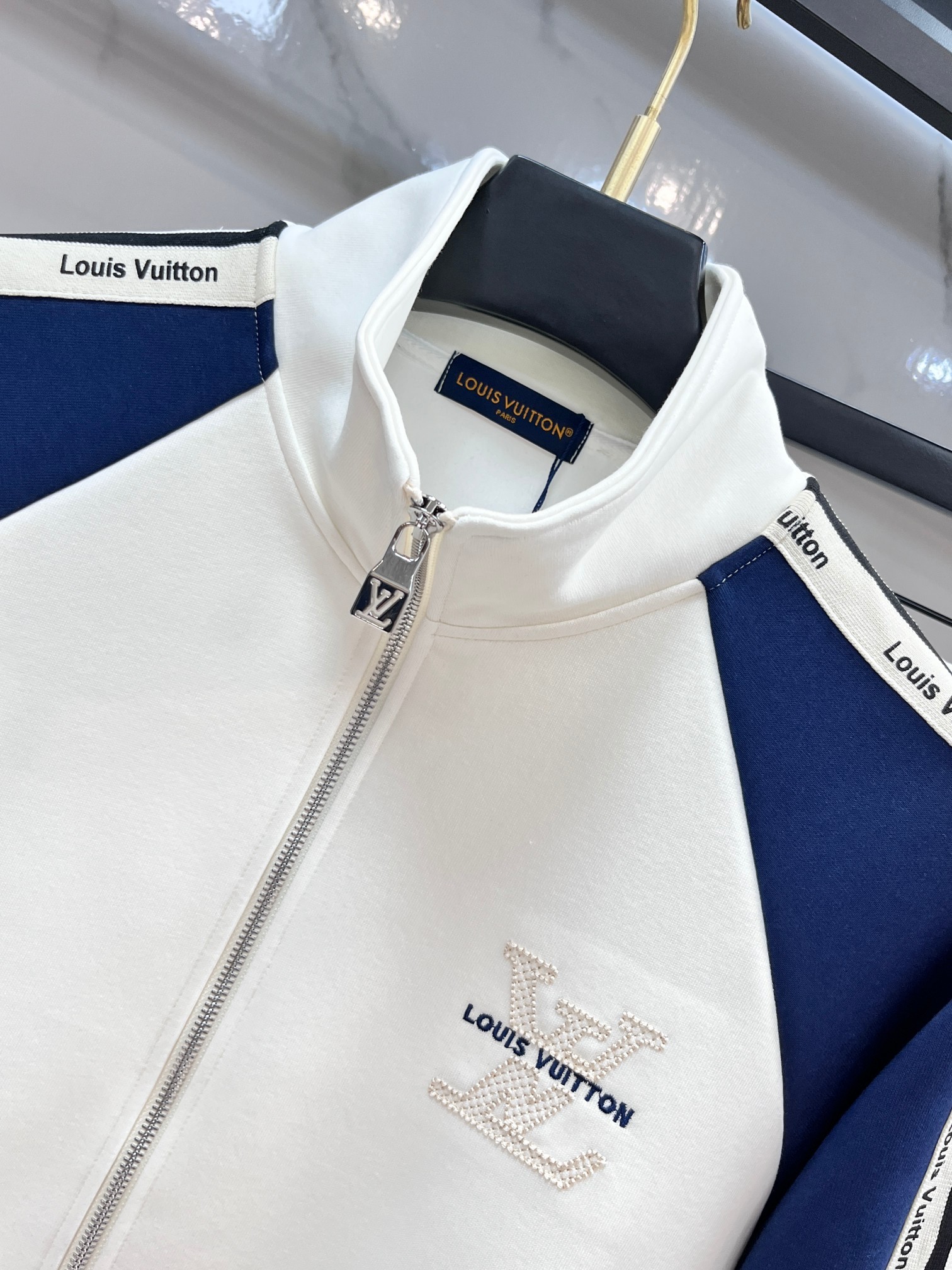 ルイ・ヴィトン「Louis Vuitton」フライトモード テクニカル スポーツウェア セットアップ