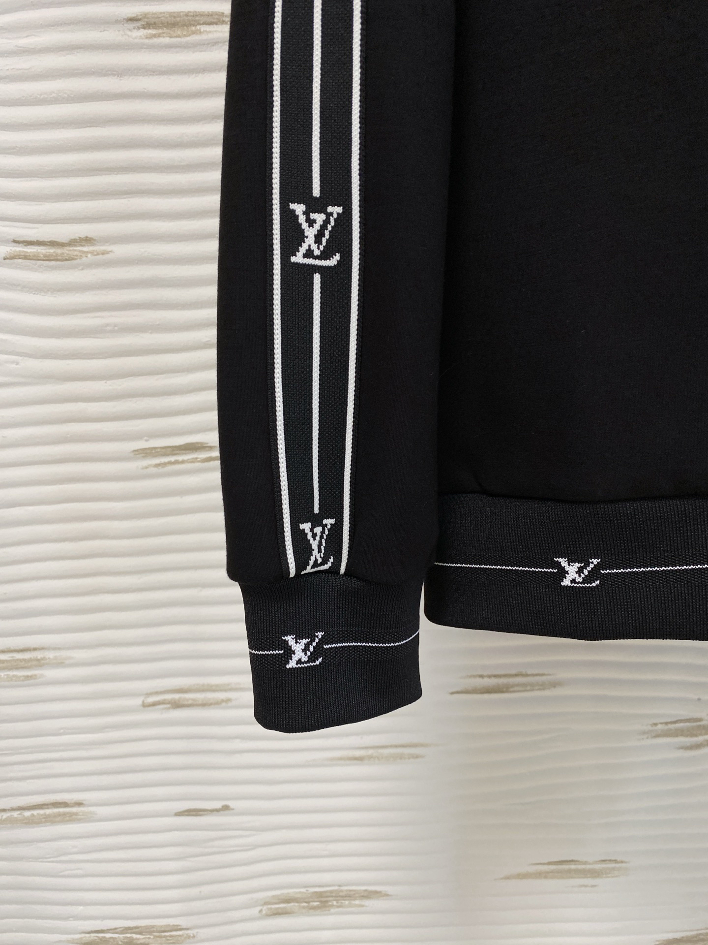 ルイ・ヴィトン「Louis Vuitton」2025秋冬 メンズ スポーツウェア セットアップ
