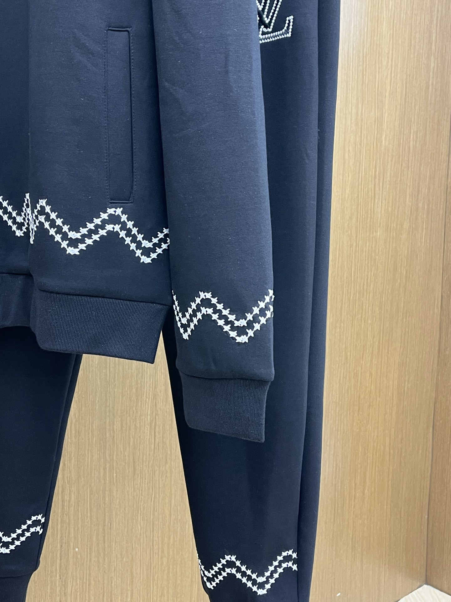 ルイ・ヴィトン「Louis Vuitton」2025秋冬 メンズ スポーツウェア セットアップ