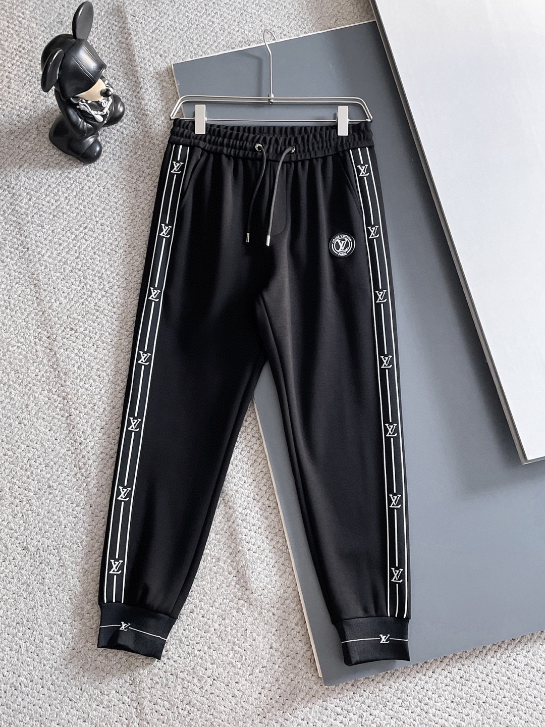 ルイ・ヴィトン「Louis Vuitton」2025秋冬 メンズ スポーツウェア セットアップ