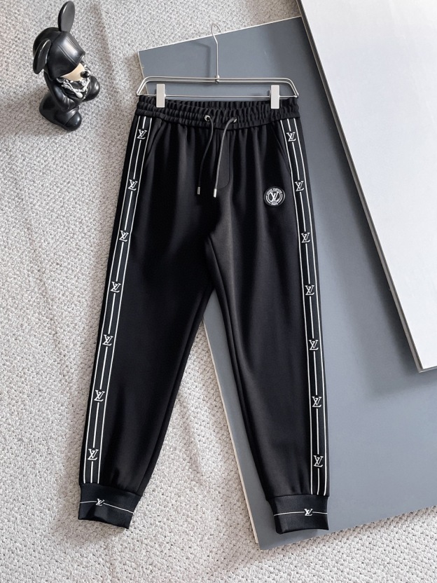 ルイ・ヴィトン「Louis Vuitton」2025秋冬 メンズ スポーツウェア セットアップ