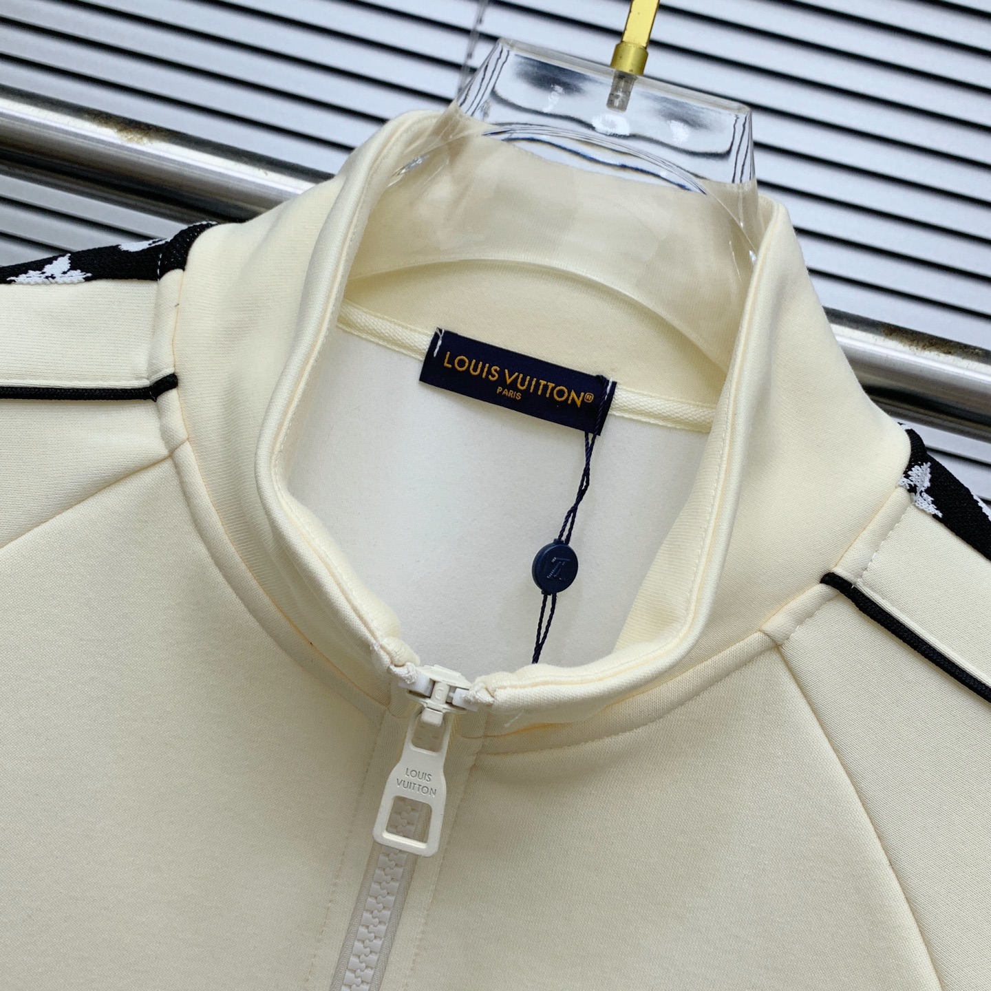 ルイ・ヴィトン「Louis Vuitton」2025秋冬 メンズ スポーツウェア セットアップ