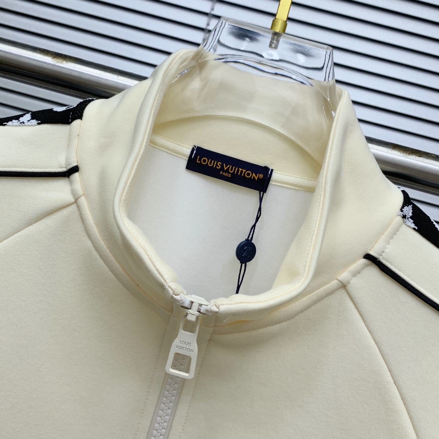 ルイ・ヴィトン「Louis Vuitton」2025秋冬 メンズ スポーツウェア セットアップ