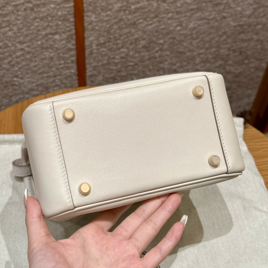 エルメス「Hermès」ミニ リンディ ショルダーバッグ 