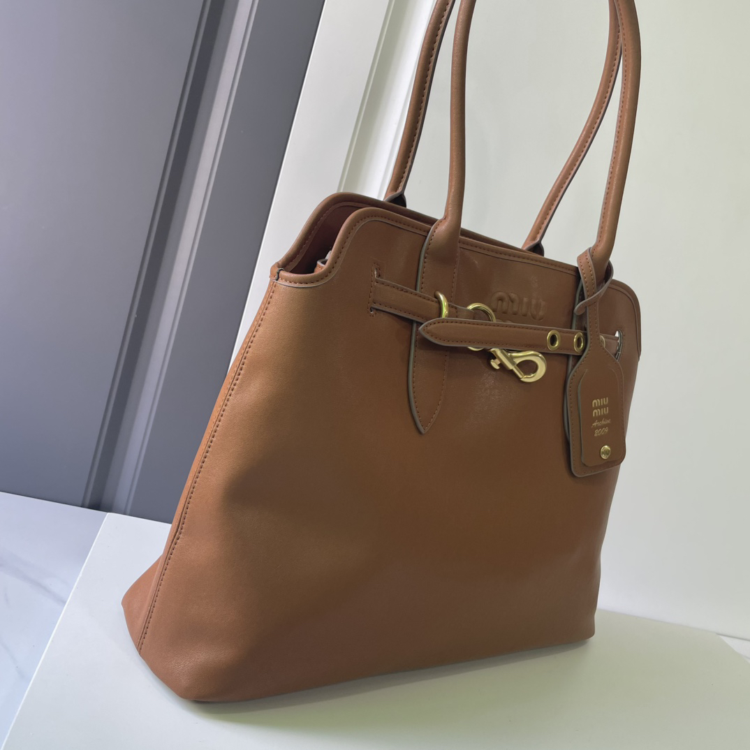 ミュウミュウ「Miu Miu」Collection Aventure Nappa レトロトートバッグ