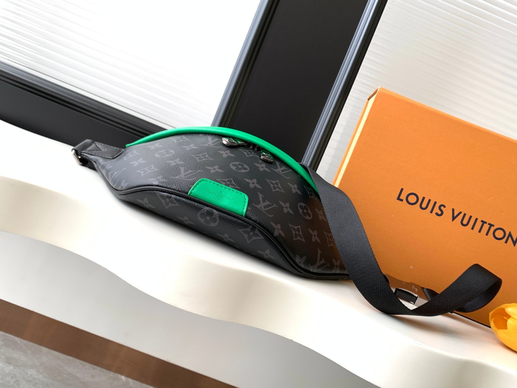 ルイ・ヴィトン「Louis Vuitton」 Discovery ウェストバッグ