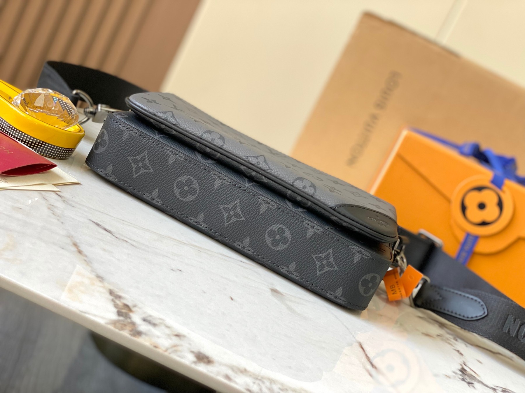 ルイ・ヴィトン「Louis Vuitton」Trio メッセンジャーバッグ