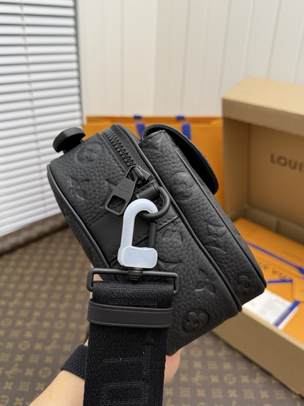 ルイ・ヴィトン「Louis Vuitton」S Lock トーリロンレザー メッセンジャーバッグ