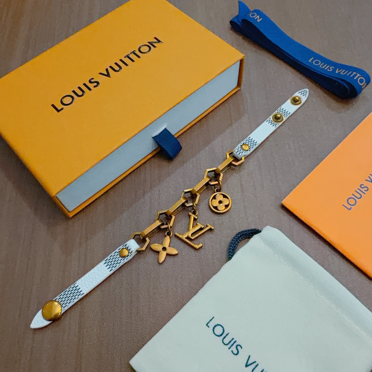 ルイ・ヴィトン「Louis Vuitton」モノグラムキャンバス メタル ブラスレット