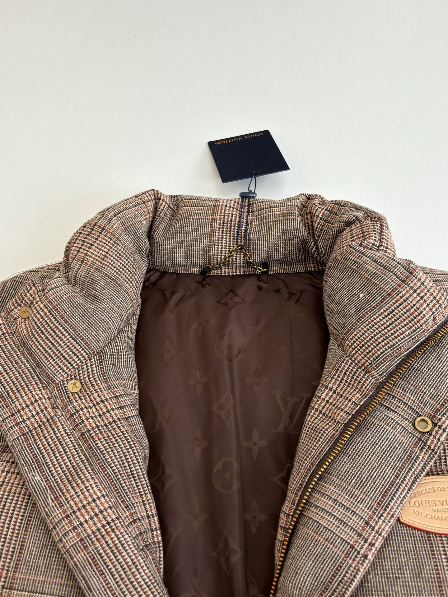 ルイ・ヴィトン「Louis Vuitton」26SS 早春 プリンス オブ ウェールズ チェック ダウンジャケット