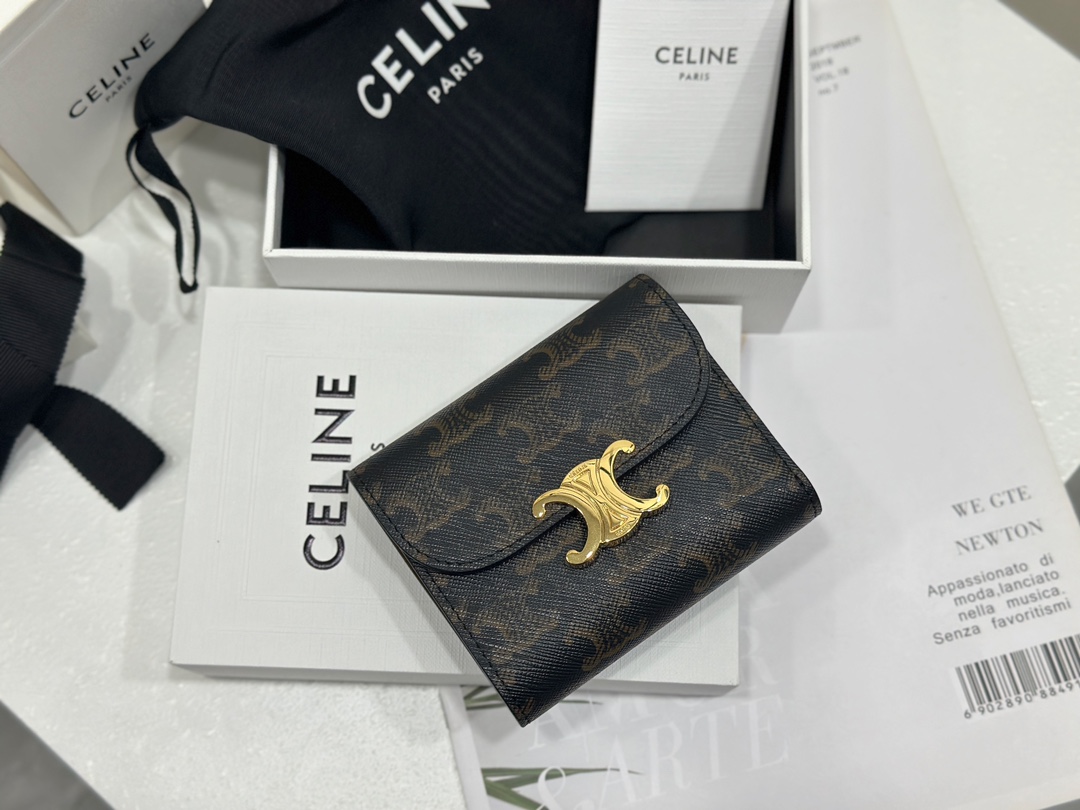 セリーヌ「Celine」Triomphe キャンバス & レザー フラップ ウォレット