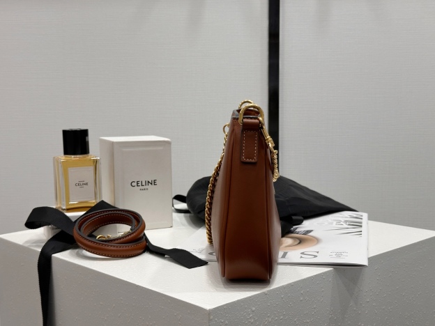 セリーヌ「Celine」CAMILLE 16 SOFT ショルダーバッグ