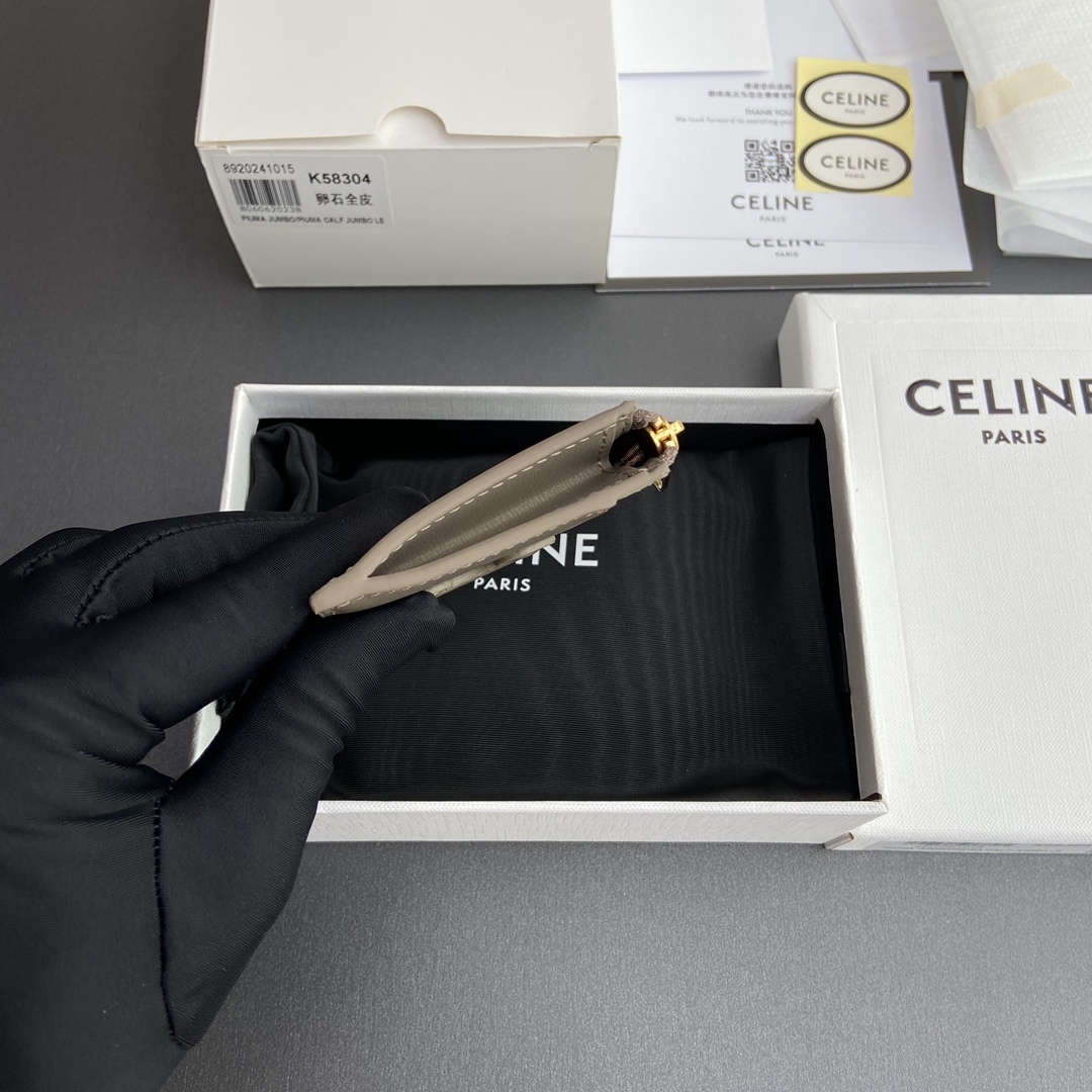 セリーヌ「Celine」トリオンフレザーカードホルダー
