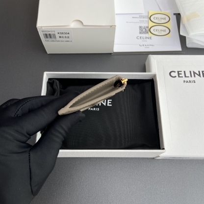セリーヌ「Celine」トリオンフレザーカードホルダー