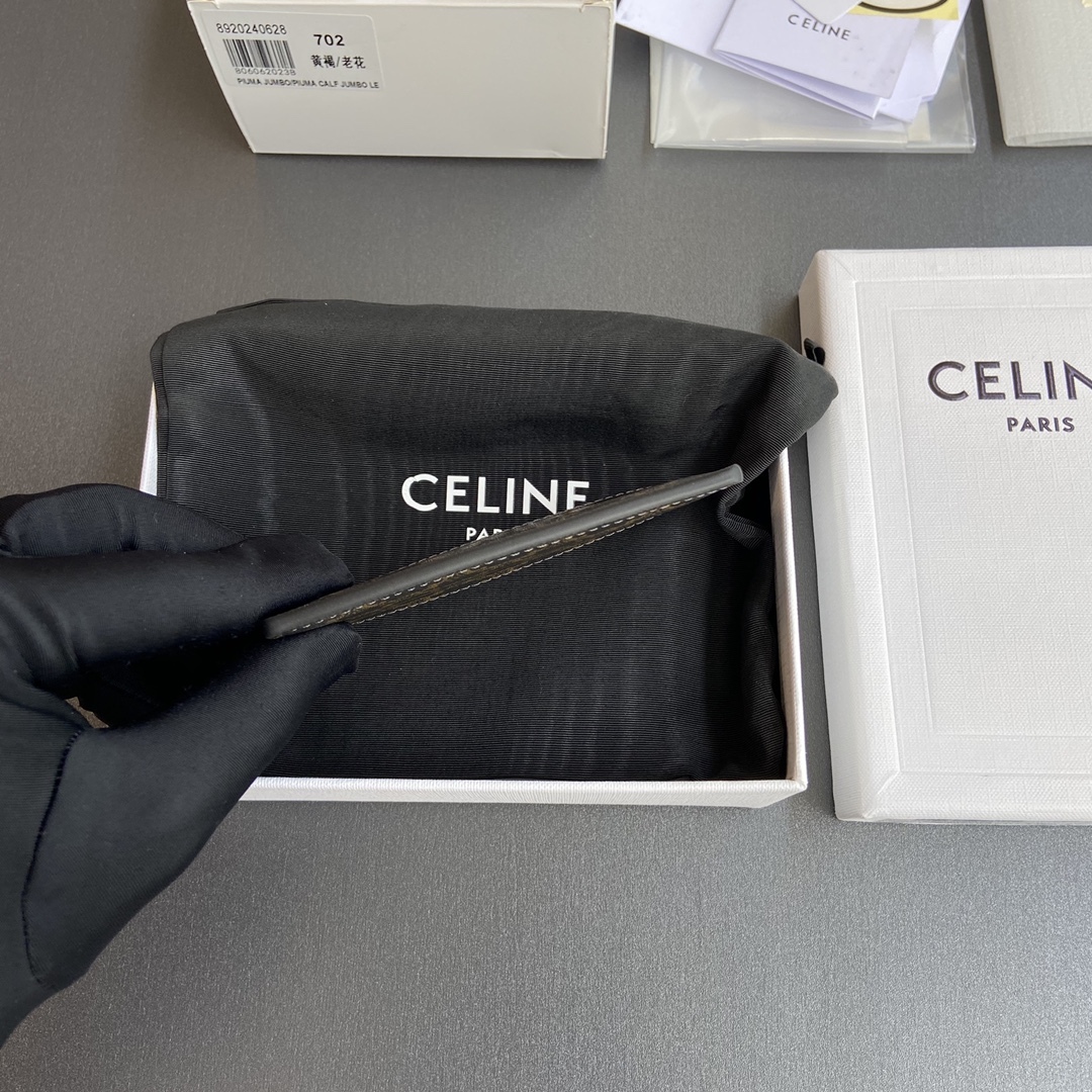 セリーヌ「Celine」TRIOMPHE モノグラム プリント カードケース