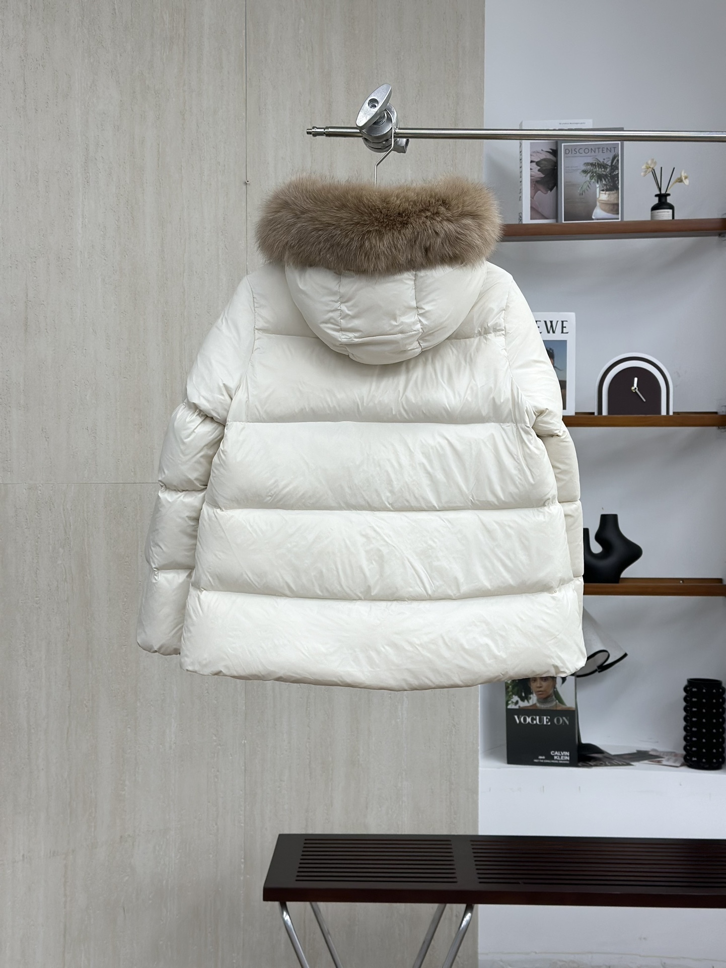 モンクレール「Moncler」Laichefur Aラインフード付きダウンジャケット