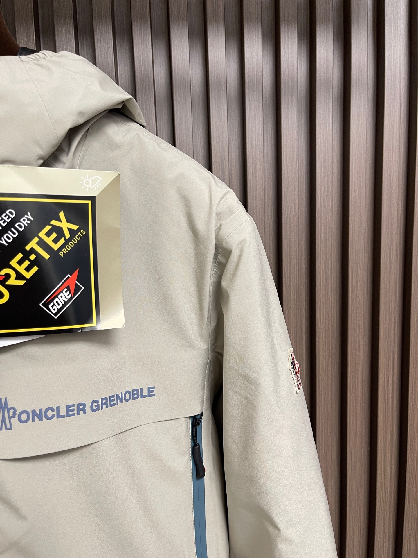 モンクレール「Moncler」Grenoble ショート ダウンジャケット