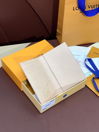 ルイ・ヴィトン「Louis Vuitton」ポルトフォイユ･ブラザ ウォレット「夏の風情プリント」