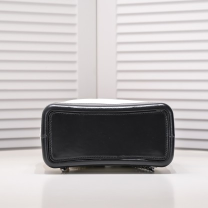 シャネル「Chanel」17 ガブリエル ホーボーバッグ