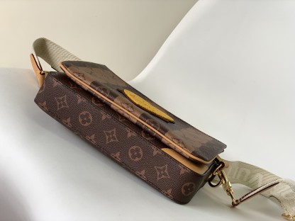 ルイ・ヴィトン「Louis Vuitton」新作 Trio メッセンジャーバッグ