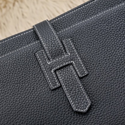 エルメス「Hermès」New H Passant ジップ クラッチバッグ