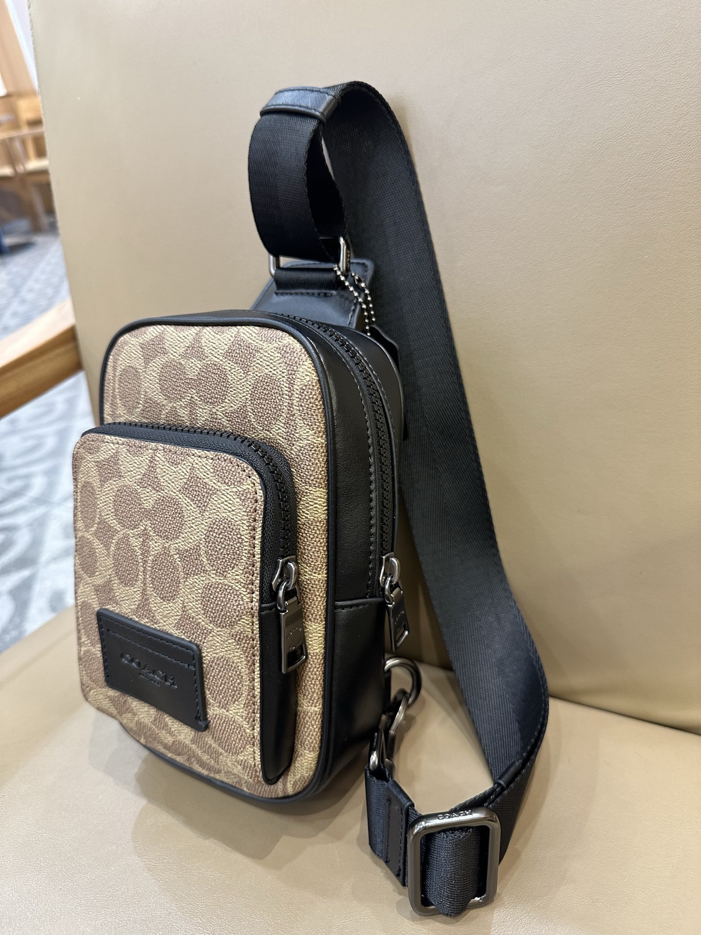 コーチ「Coach」WEST レザー メンズ クロスボディバッグ