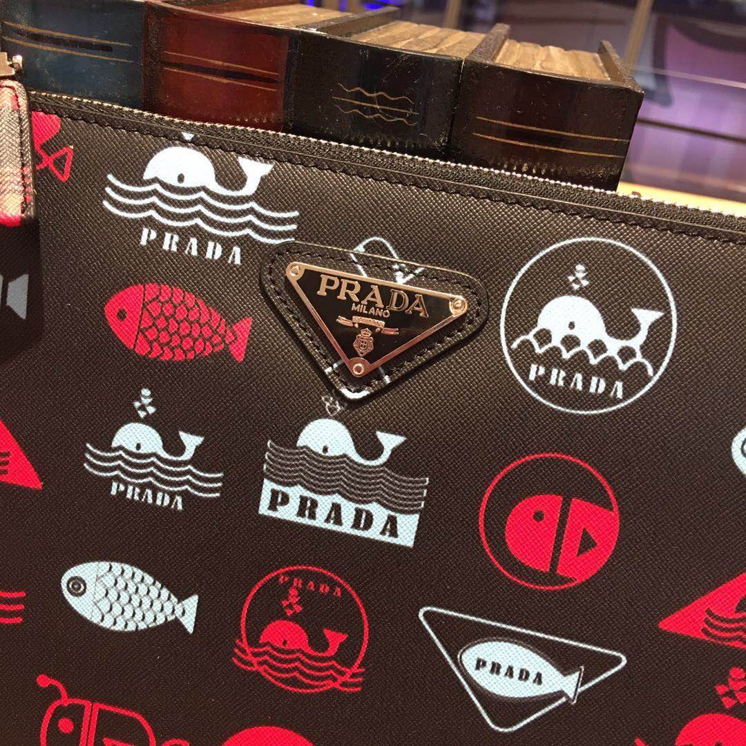 プラダ「Prada」2025春夏 リミテッドコレクション レザーポシェット ハンドバッグ