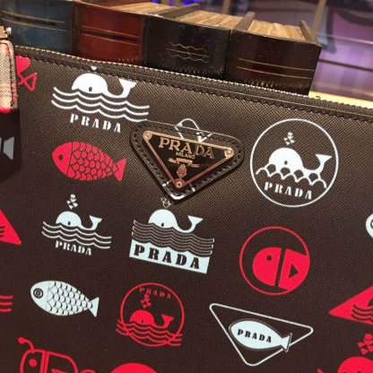 プラダ「Prada」2025春夏 リミテッドコレクション レザーポシェット ハンドバッグ