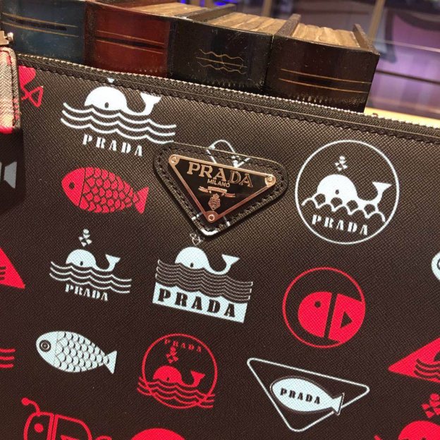 プラダ「Prada」2025春夏 リミテッドコレクション レザーポシェット ハンドバッグ