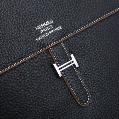 エルメス「Hermès」メンズ Tプレート 縦型クロスボディバッグ