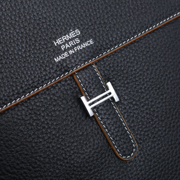 エルメス「Hermès」メンズ Tプレート 縦型クロスボディバッグ