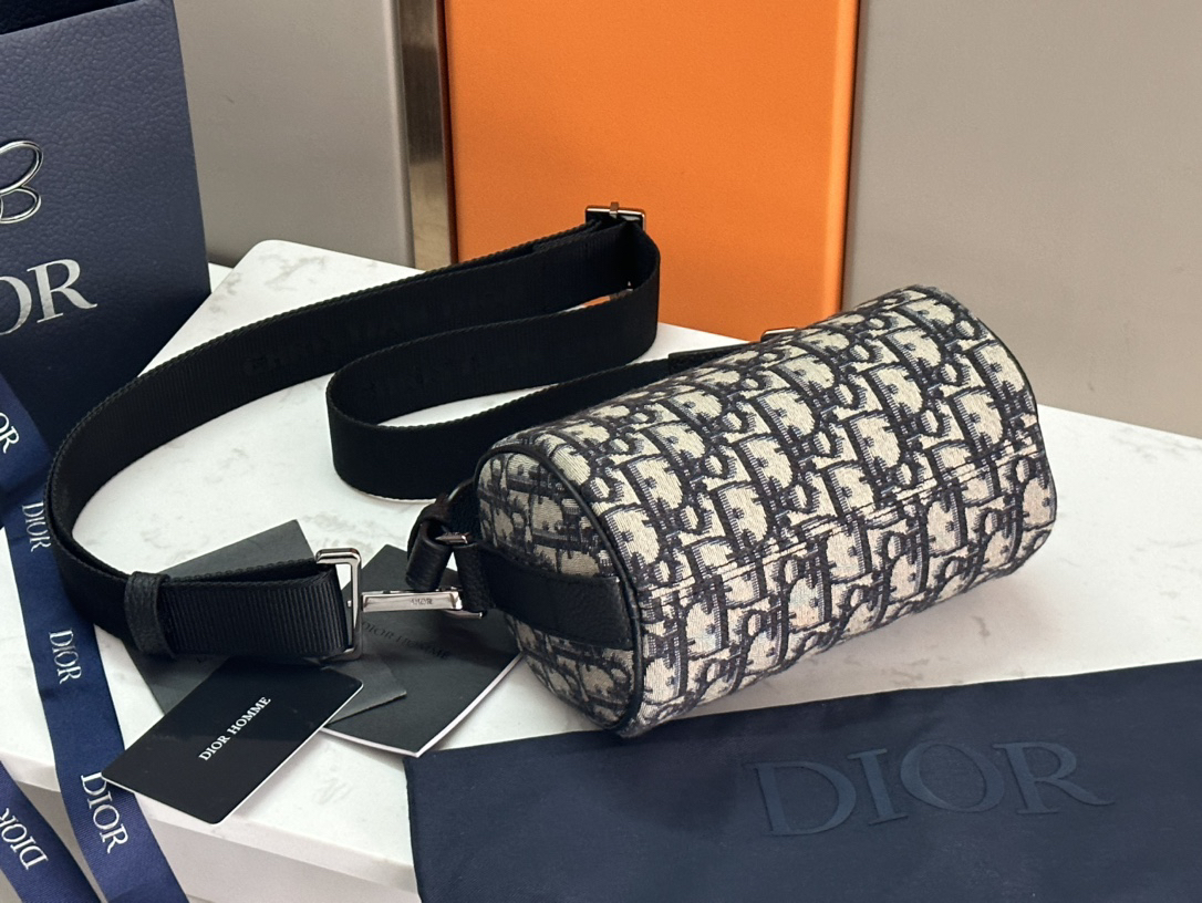 ディオール「Dior」Oblique Roller Bag ハンドバッグ