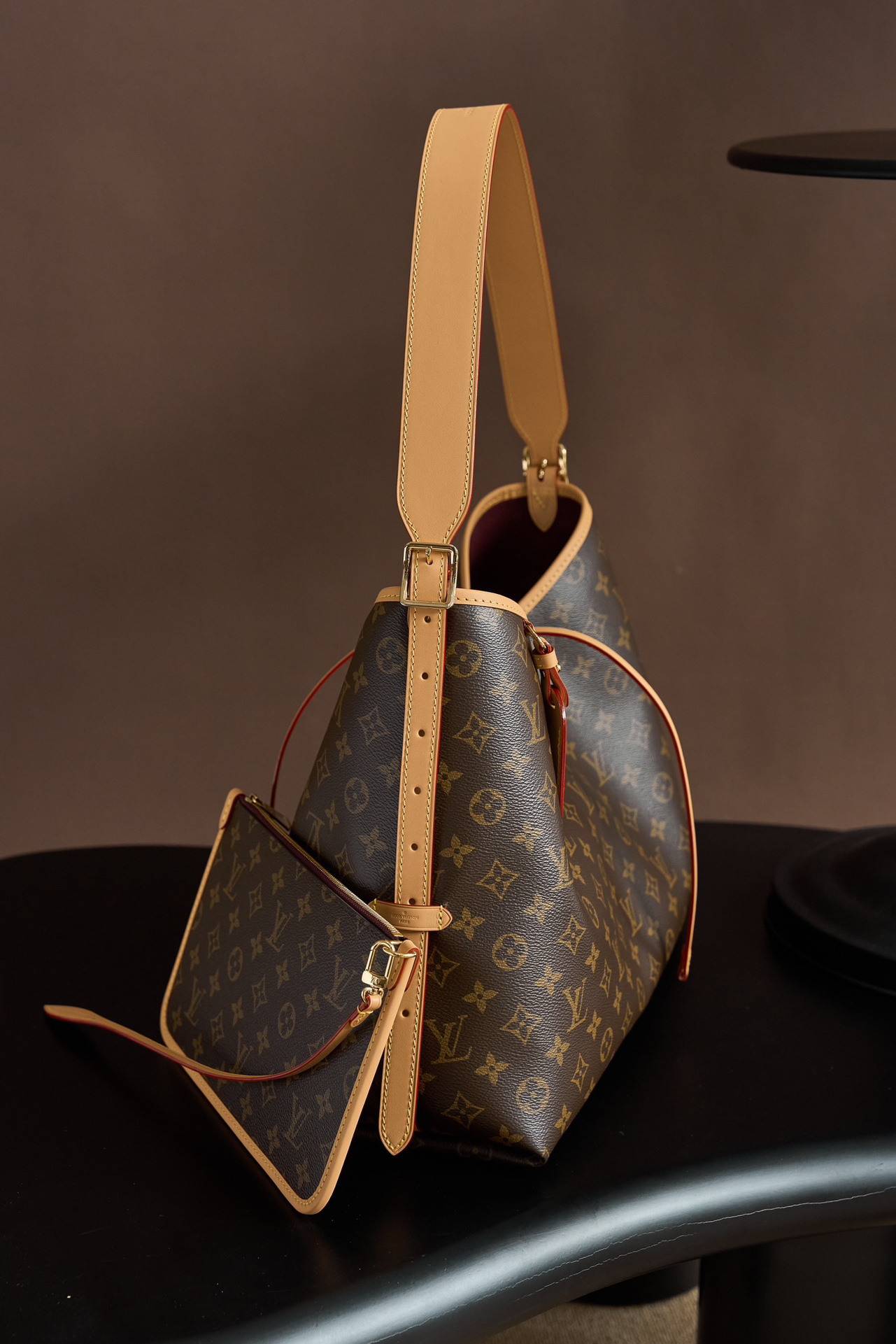 ルイ・ヴィトン「Louis Vuitton」 CARRYALL MM ハンドバッグ