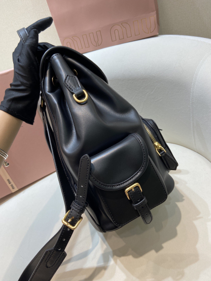 ミュウミュウ「Miu Miu」レザーバックパック