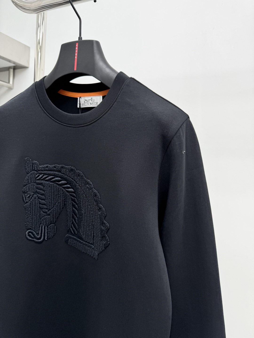 エルメス「Hermès」立体刺繍ロゴ 長袖スウェット