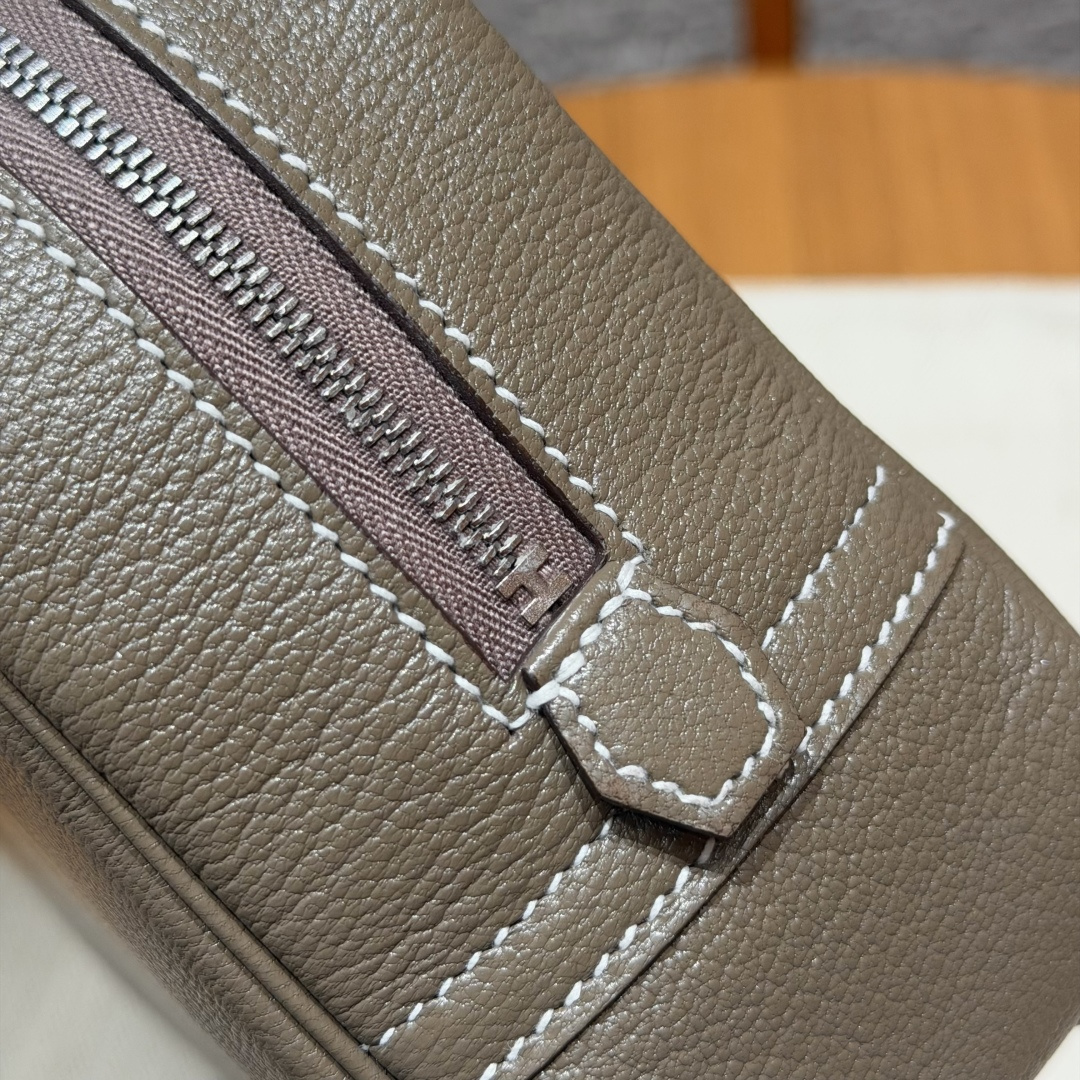 エルメス「Hermès」ミニプリュム バッグ